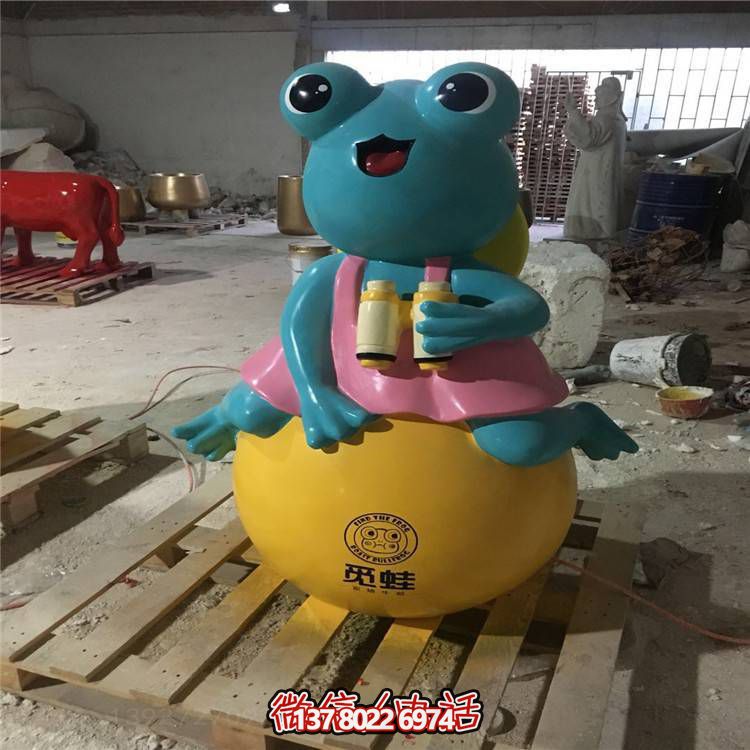 青蛙創意玻璃鋼雕塑