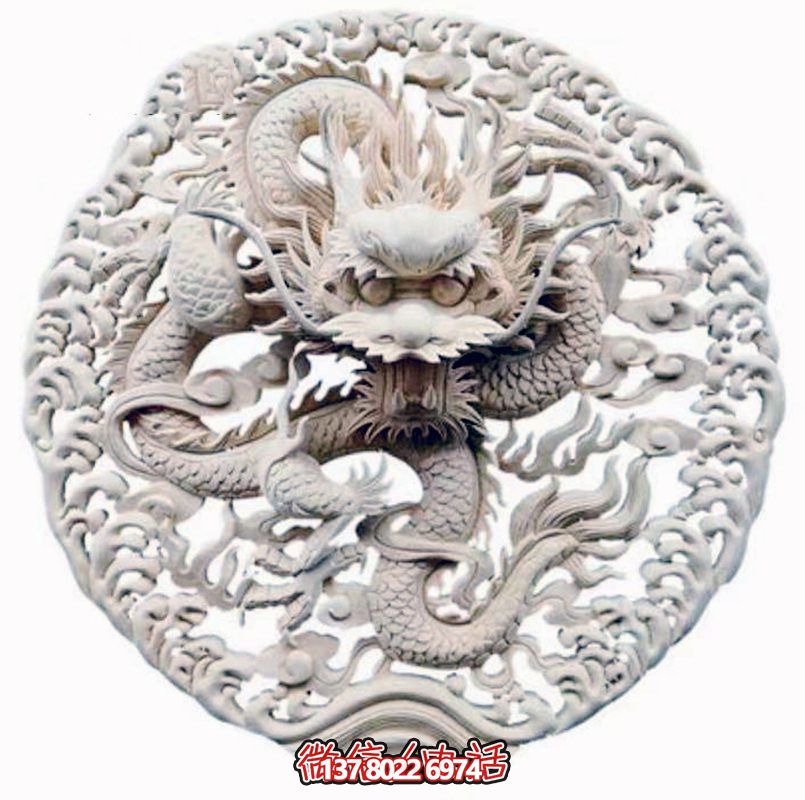 精美龍紋浮雕裝飾大門(mén)，點(diǎn)綴祠堂大門(mén)口