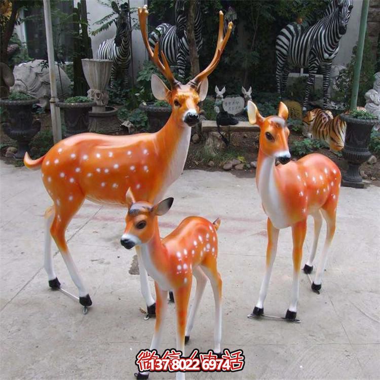 玻璃鋼仿真梅花鹿雕塑，為你的園林景觀增添仙氣
