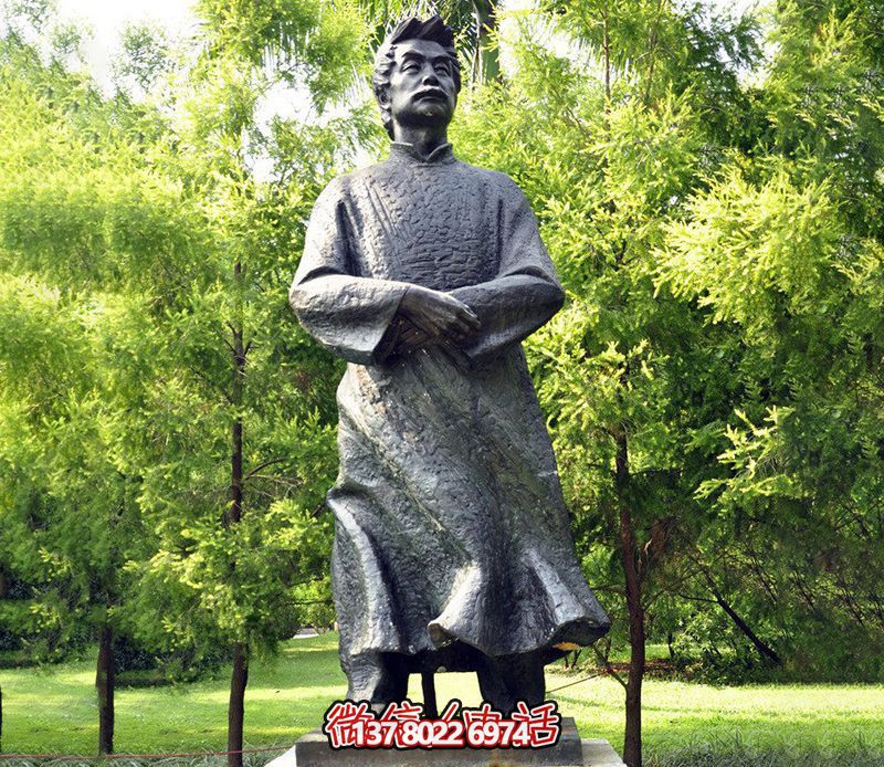 玻璃鋼魯迅人物雕塑，為公園景觀裝飾點綴