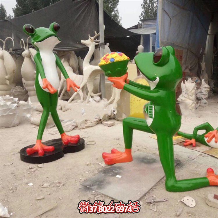 創(chuàng)意玻璃鋼青蛙雕塑，為景區(qū)帶來卡通新穎的景觀