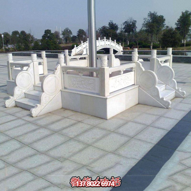 漢白玉升旗臺(tái)，喚醒城市雕塑美學(xué)