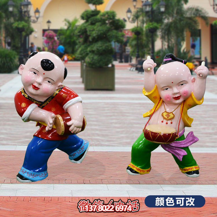 玻璃鋼福娃新年主題雕塑，為商業(yè)街添彩