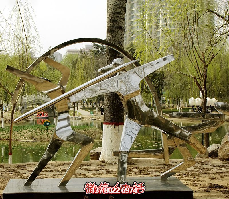 不銹鋼鏡面標槍雕塑——精致、創意、華美